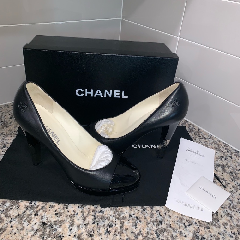 Chanel Escarpins Black Pumps 10A